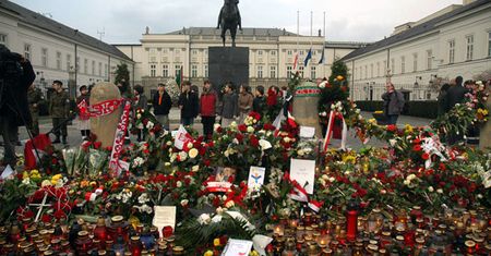 "Rocznica na brudnym chodniku to bezczeszczenie pamięci"