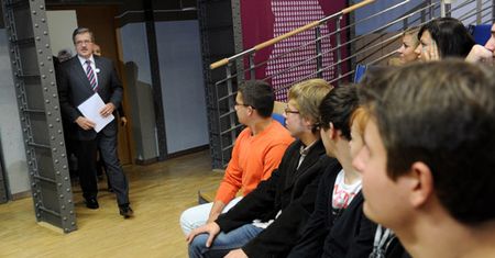 Komorowski do studentów: my chodziliśmy na piwo