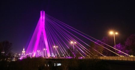 Warszawa świeci na różowo