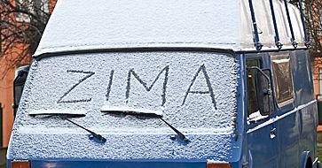 Zima atakuje - na drogach robi się niebezpiecznie