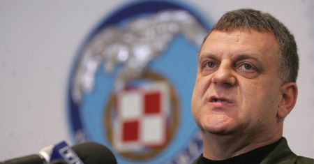Czy generał Błasik mógł pilotować Tu-154?