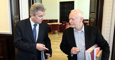 Życzenia dla ministra: kto daje i zabiera, ten...