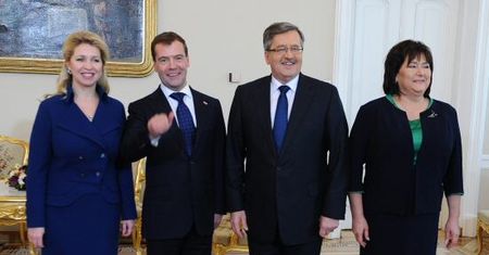 Prezydent Rosji już w Polsce - protesty w kilku miastach