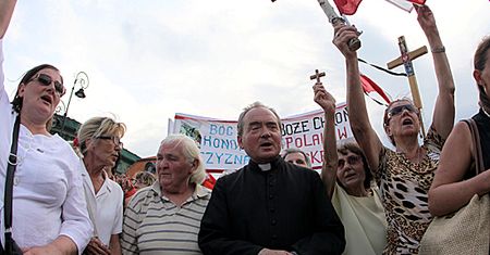 Ostre słowa b. kapelana "Solidarności": pod Smoleńskiem zbrodnia z zimną krwią