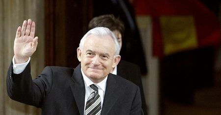Były premier wystartuje w wyborach? "To zależy od..."