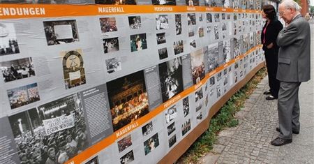 49 lat temu zaczęto budować symbol podziału Europy
