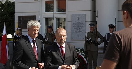 "Komorowski nie znał szczegółów odsłonięcia tablicy"