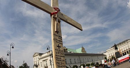 Przed Pałacem Prezydenckim mocniejsze barierki