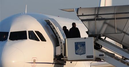 Pęcherzyk powietrza sprowadził Berlusconiego na ziemię