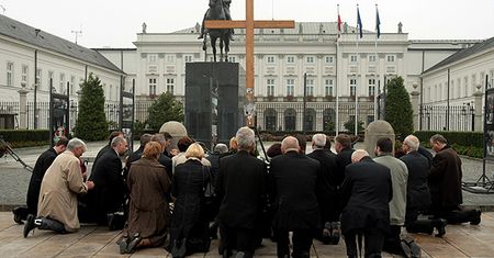 Pospieszalski: zostałem pobity pod krzyżem