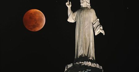 Księżyc wywoła wielkie katastrofy na Ziemi?