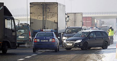 Gigantyczny karambol na A4 - 40 aut, 2 osoby nie żyją