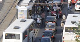 Zostaw samochód w domu - jedź za darmo autobusem!