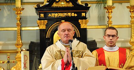 "Święci są po to, by proponować skalę wartości"