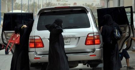 Szokujące prawo: kobieta prowadziła auto, będzie ukarana
