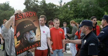 Albańczycy wycinali Serbom narządy by je sprzedać?