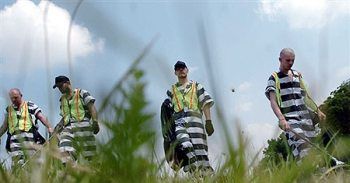 Praca społeczna zamiast więziennych krat