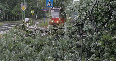 Burze nad Polską: 15-latka nie żyje, 17 osób rannych