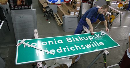 Tablice w gminie Radłów - po polsku i niemiecku