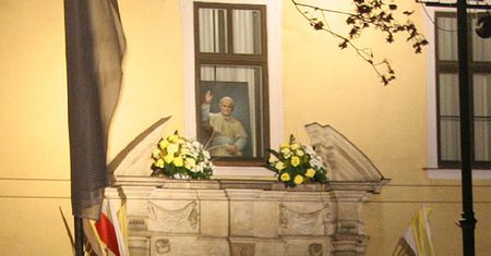 "Nie lękajmy się!" pod papieskim oknem