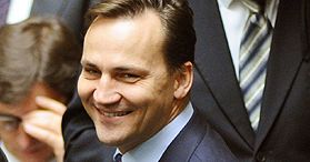 Sikorski do prezydenta: klękam przed panem i proszę!