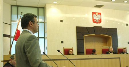 TK: nie można zestrzelić porwanego samolotu z pasażerami