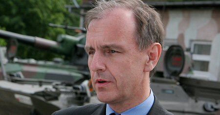 "Należę do tych, którzy szanują Wałęsę"