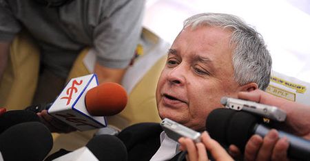 "L.Kaczyński boi się szczęśliwej liczby - to dziwne"