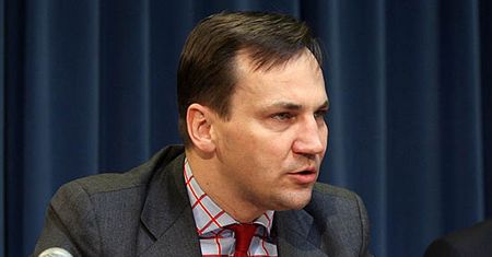 Sikorski jedzie rozmawiać o sytuacji na Bliskim Wschodzie