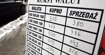 Złoty spadł do poziomu z sierpnia 2004, niewykluczone testowanie kolejnych poziomów