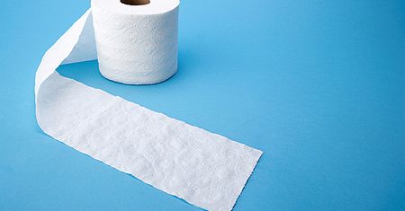 Szkoła do uczennic: przynoście własny papier toaletowy