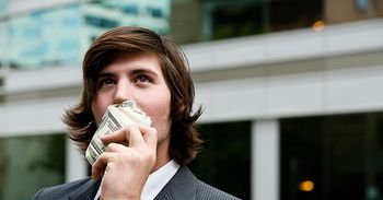 Bank sięga po pieniądze