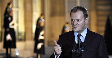 Tusk: rozmawiam z każdym, także z "gośćmi" mojego biura