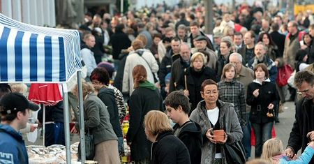 51% Polaków: odwiedzenie grobów to święty obowiązek