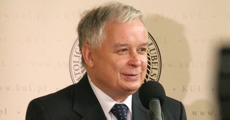 Prezydent: armia musi być coraz silniejsza