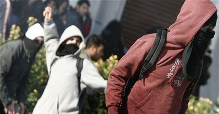 Ateny: kolejny dzień walk ulicznych z policją