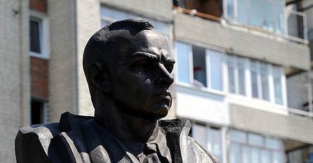 Ukraińska partia chce sprowadzić szczątki Bandery