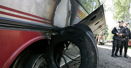 Awaria i pożar autokaru - 13 dzieci rannych, 3 ciężko