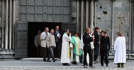Do XII w. księżmi w Kościele katolickim były kobiety?