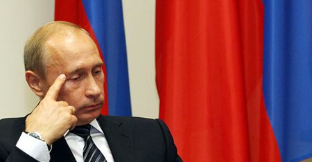 "Miedwiediew i Putin cofają Rosję do czasów sowieckich"