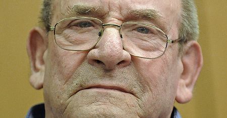 "Wszedł Traktat Lizboński, nie można sądzić b. esesmana"