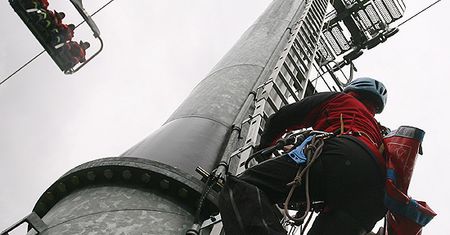 Narciarze ewakuowani z wyciągu na Palenicę