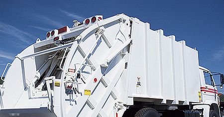 Śmieciowa bomba tyka, Polsce grożą milionowe kary