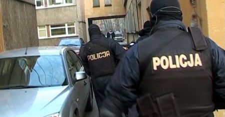 Gdy policjant strzela sobie w głowę