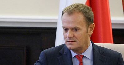 Partia Tuska niewiele traci przez afery