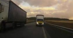 Kamera samochodowa nagrała "czołówkę"