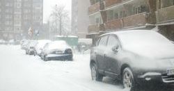 Zimą regularnie sprawdzaj stan hamulców i akumulatora