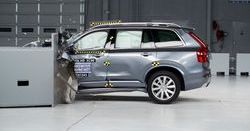Volvo XC90 zwycięzcą testu zderzeniowego IIHS