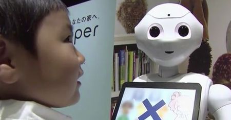 Robot do opieki nad dziećmi i osobami starszymi