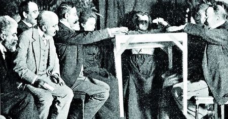 5 największych oszustw spirytystycznych